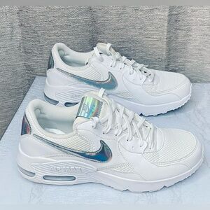 Preowned Womens Nike Air Max Excee running shoes SIZE 9”good wearable condition”